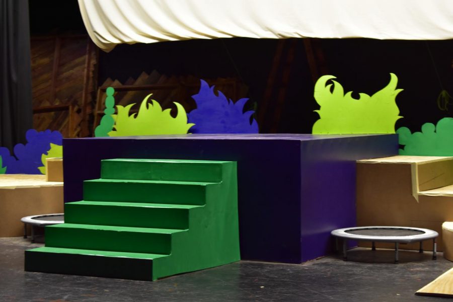 Lafayette Seussical unit set