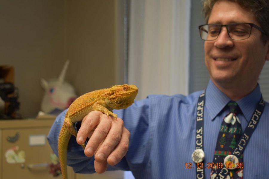 Mr. Royster and General Didgeridoo, the bearded dragon.