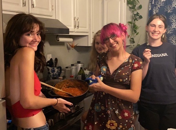 Lila Ungs, Ramona Pierce, Elizabeth Cloud, and Kira Pusateri cook over thanksgiving break.