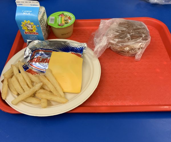 An image of a students lunch during the 4th lunch period.
